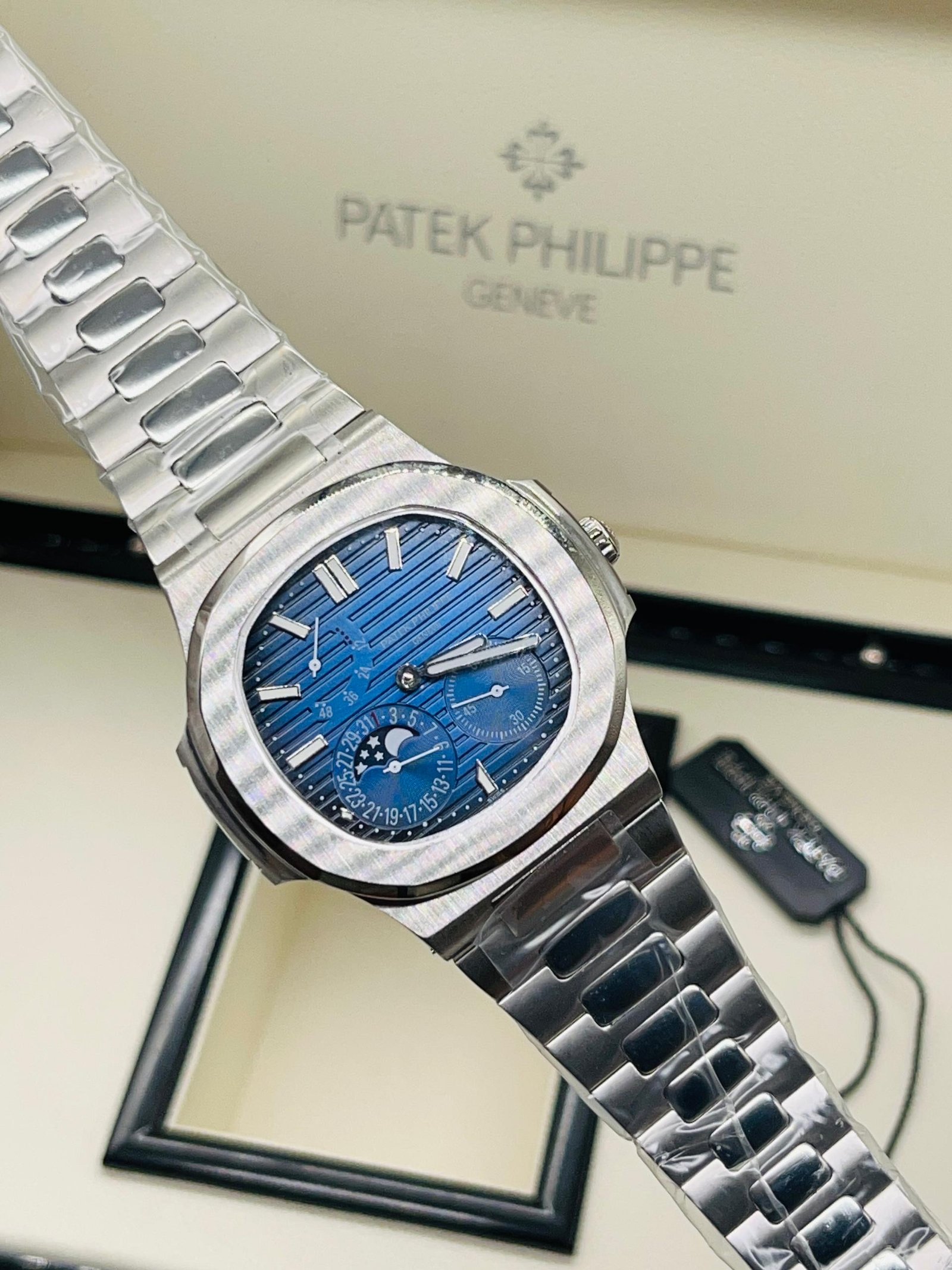 Patek Philippe Nautilus Perpetual Calendar Style Watch (Blue Dial) — image 2