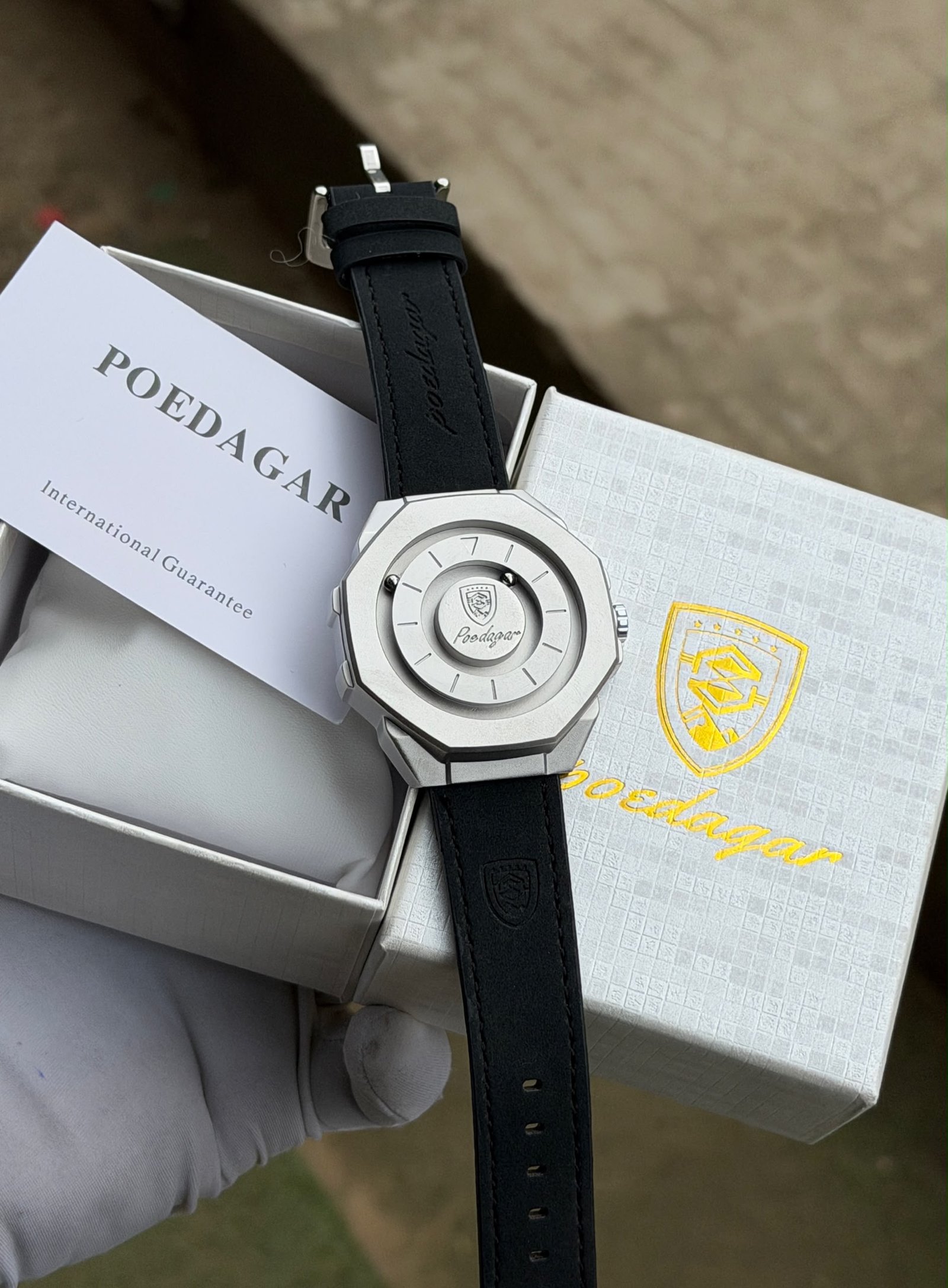 Poedagar Magnetic Dial Watch (Multiple Colour Options)