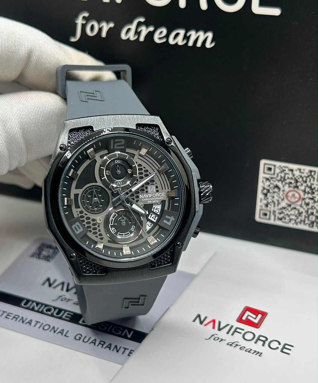 Naviforce Unique Design Chronograph Sports Watch with Rubber Strap — image 4