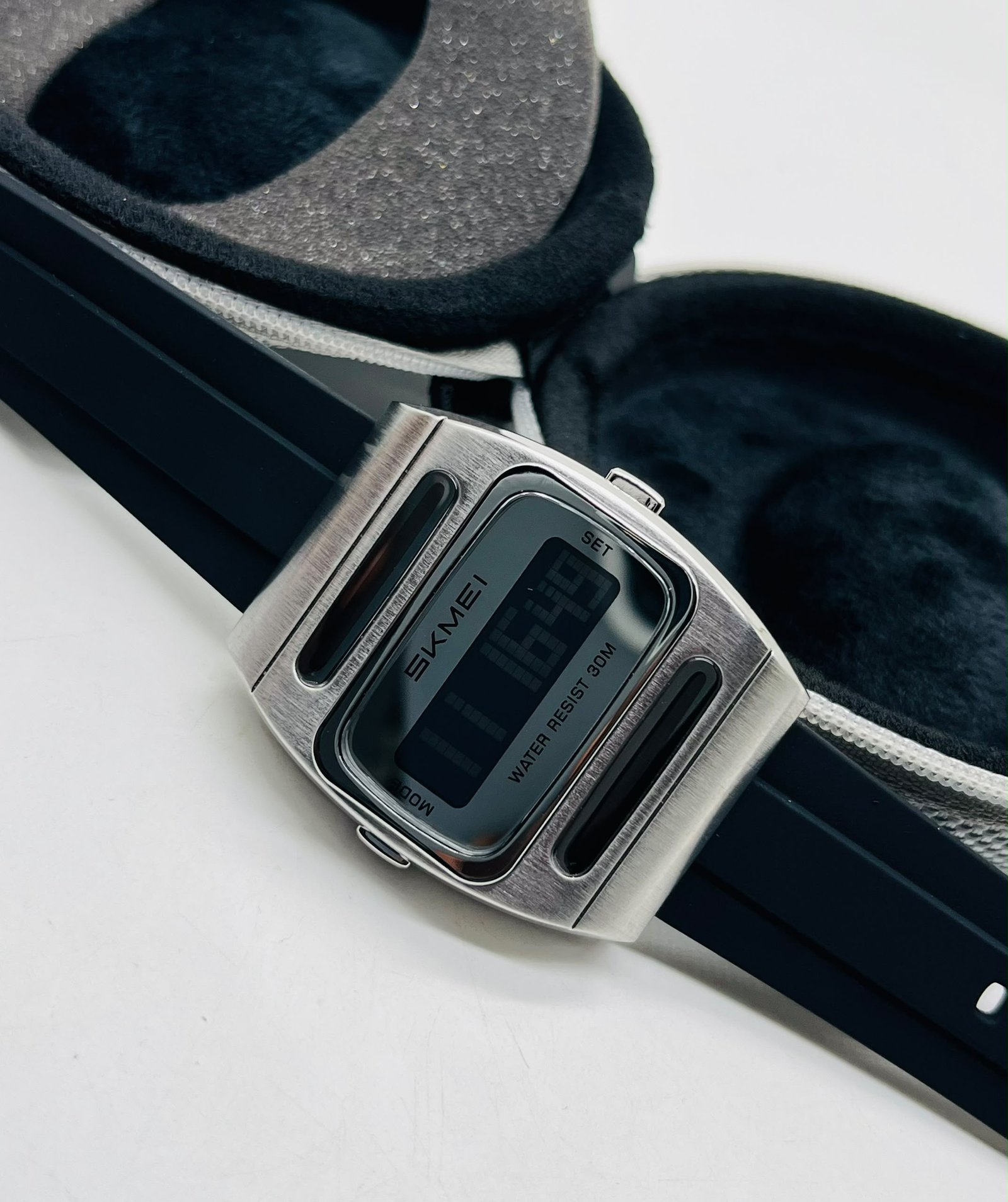 Skmei Retro Digital Watch